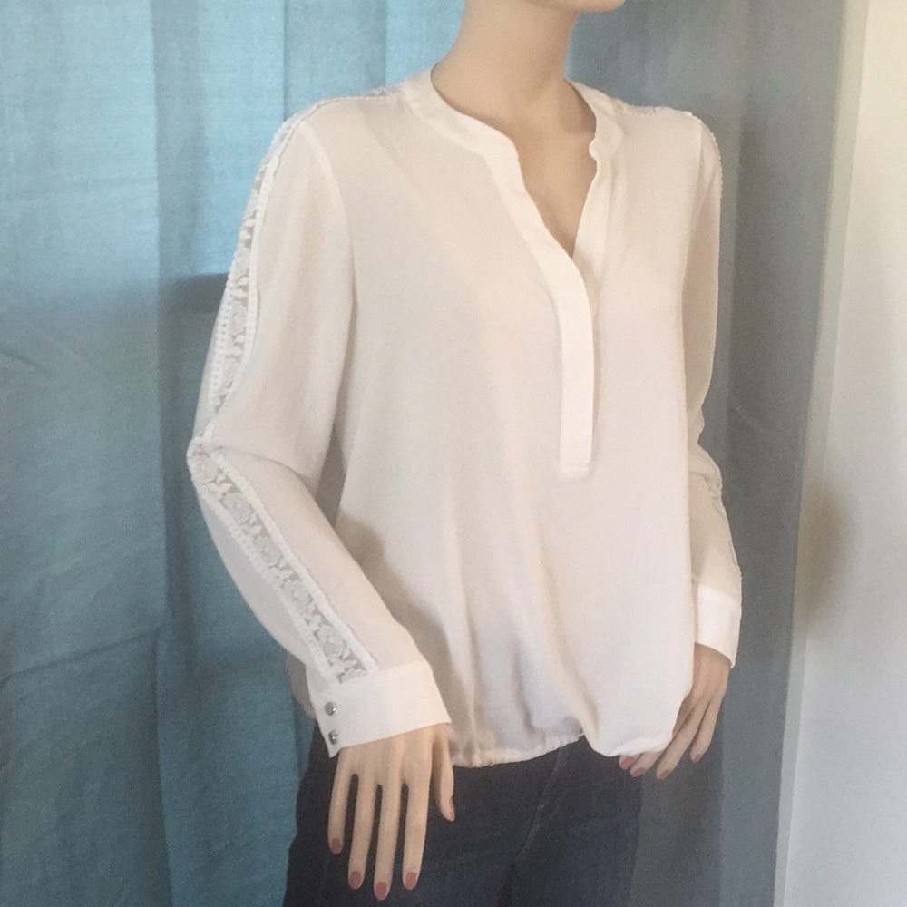 Wallis winter white blouse with lace accents 8-10